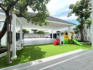 The White House Pool Villa Pattaya - 6