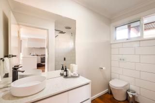 Sunny Central Frankston Stay, Entire Unit - 8