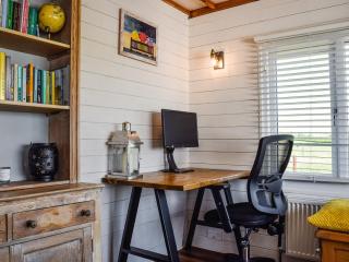 The Cabin - Uk49767 - Northampton - 3