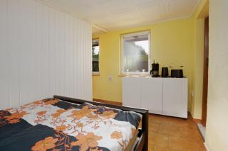 kleines-Ferienhaus-nur-5-Auto-min-von-Binz - 5
