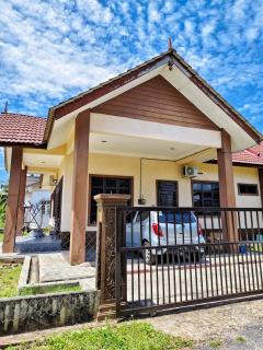 Narasya Homestay Wakaf Tengah Batu Rakit Private Pool - 1