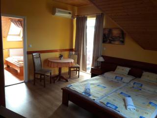 Napsugár Vendégház-Apartman - Vonyarcvashegy - 6