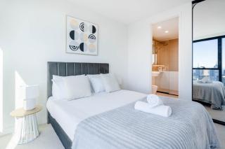 Skyhigh Level 66 2BR Apt Premier Tower City View#PT66 - Melbourne - 4