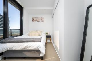 Snug CBD 2BR with Parking Your Winter Hideaway - 6