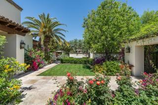 Private Paradise Valley Estate Swimming Nearby Golfing. - Phoenix - 1