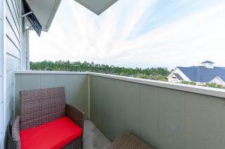 Modern King bed Haven, Free parking, Pool, Balcony - Santa Rosa Beach - 2
