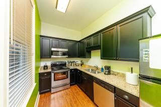 Modern King bed Haven, Free parking, Pool, Balcony - Santa Rosa Beach - 5