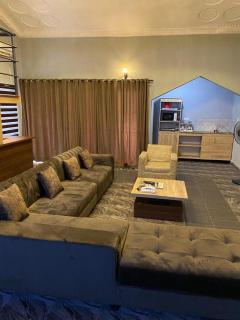 Three Bedroom Luxury Aparment - Mama - 4
