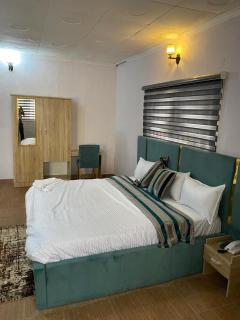 Three Bedroom Luxury Aparment - Mama - 3