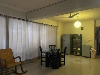 Comfy bedroom with Balcony and attached washroom - Dhaka - 2