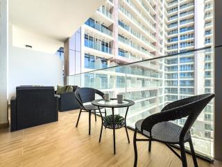 Designer Choice Huge Balcony Cleveland - Abu Dhabi - 7