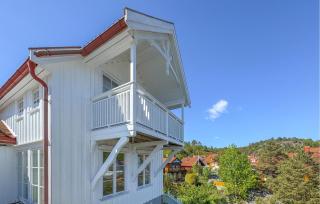 4 Bedroom Cozy Home In Gjeving - 2