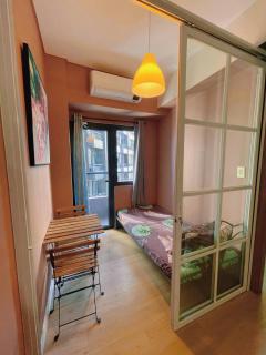 SPRING RESIDENCES - 2BR Condo near Airport with balcony and pool views - Manilla - 9