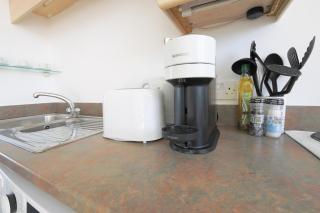 StayRight 2 Bed Flat with Serene Water View & Free Parking - Cardiff - 1