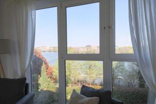 StayRight 2 Bed Flat with Serene Water View & Free Parking - Cardiff - 6