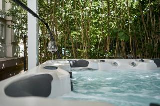 Historical Luxury Homes - Stadtvilla mit Jacuzzi und Garten - 8