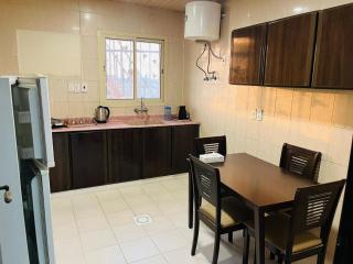 العييري للشقق المخدومة الدمام 2 - 4