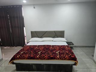 Hotel RB Palace - Indore - 4