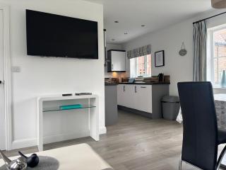 Dream Weaver 2 Bedroomed cottage on The Bay, Filey with on-site gym and swimming pool - Filey - 2