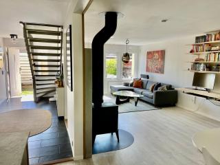 Charming Family Home in the Heart of Nature only 30 Minutes from Central Stockholm - Gustavsberg - 3