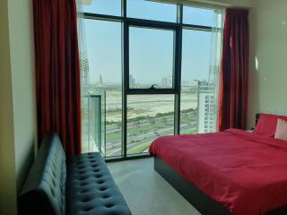 Dubai Skyline & Creek View - Homeyvillas - 2