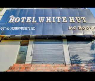 Hotel White Hut - Bahādurgarh - 0