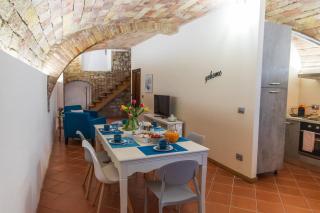 Apartment in historic villa with pool and Tennis - 6