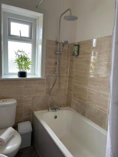 Chapel house-M65- Hospital- parking-shops-food-5 beds- sleeps 7 - 1