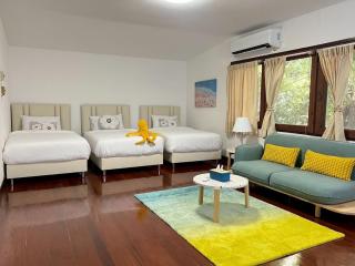 AT ASok Vintage House Near BTS Asok MRT Sukhumvit - 9