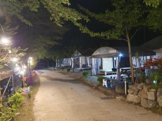 Hongcheon Oullim Glamping Pension - Hongcheon - 1