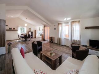 Modern Apartment in Starigrad Paklenica with Barbecue - Starigrad-Paklenica - 9