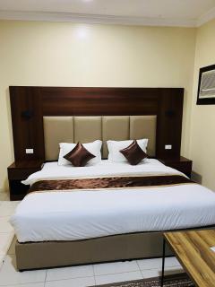 العييري للشقق المخدومة الدمام 8 - 1