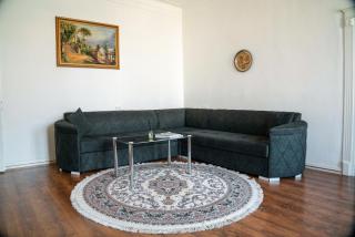 City Center Apartment - Baku - 8