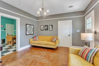 Retro Revival with Modern Luxury home - Gonzales - 6
