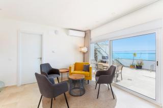 First Row Beach Villa - Estepona - 4