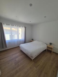 Jolie T4 rénové avec balcon-terrasse - 1