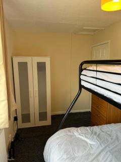 Quiet, Sleeps 12, 2 bathrooms, Lots of parking, KIA 2 - Nottingham - 7