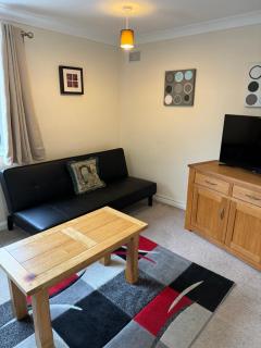 Quiet, Sleeps 12, 2 bathrooms, Lots of parking, KIA 2 - Nottingham - 8