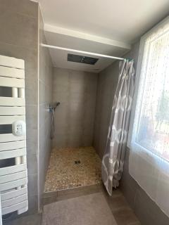 Hébergement chambre double avec jardin et piscine - Saint-Andre-de-la-Roche - 1