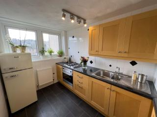Scandi Style Apartment with Stunning Views - Linlithgow - 8