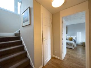 Scandi Style Apartment with Stunning Views - Linlithgow - 1