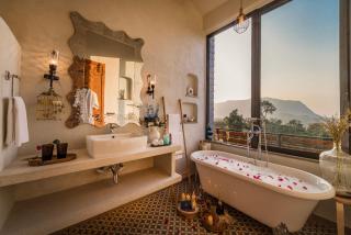 SaffronStays SATORI, Ultra Luxe Villas And Cottages On 8 Acres Estate, By The Mulshi Lake - Mulshi - 5