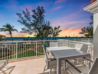 Top-Floor Corner Condo with Direct Gulf Views - Longboat Key - 0