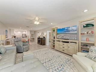 Top-Floor Corner Condo with Direct Gulf Views - Longboat Key - 6