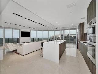Waterfront Condo with Stunning Miami Bay - Miami - 9