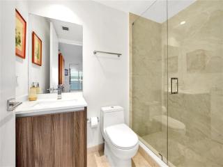 Waterfront Condo with Stunning Miami Bay - Miami - 1