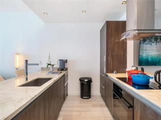 Stylis Condo with Direct Bay Views in Miami - Miami - 4