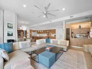 Bay Views and Private Outdoor Space - Miami - 2