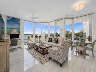 Spacious Waterfront Retreat with Gulf Views - Naples - 0