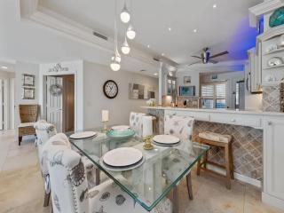 Waterfront Condo with Scenic Views - Naples - 2